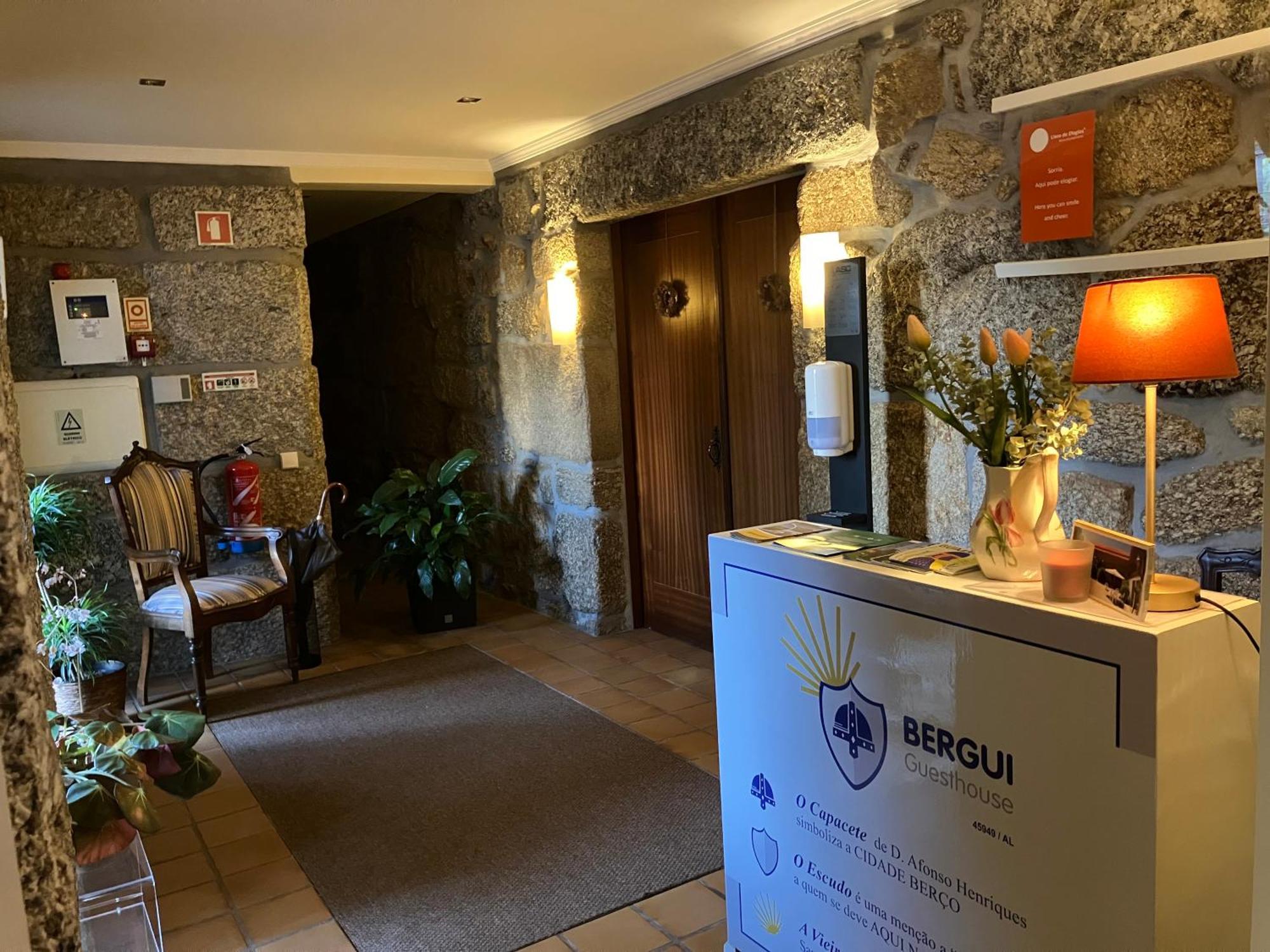 Bergui Guesthouse - Em Guimaraes Desde 2017 Экстерьер фото