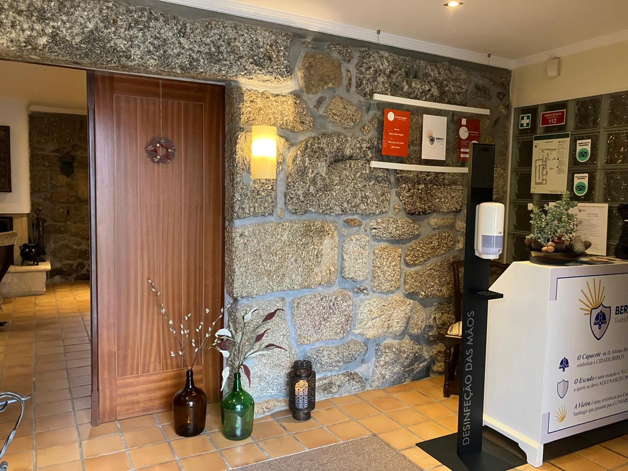 Bergui Guesthouse - Em Guimaraes Desde 2017 Экстерьер фото