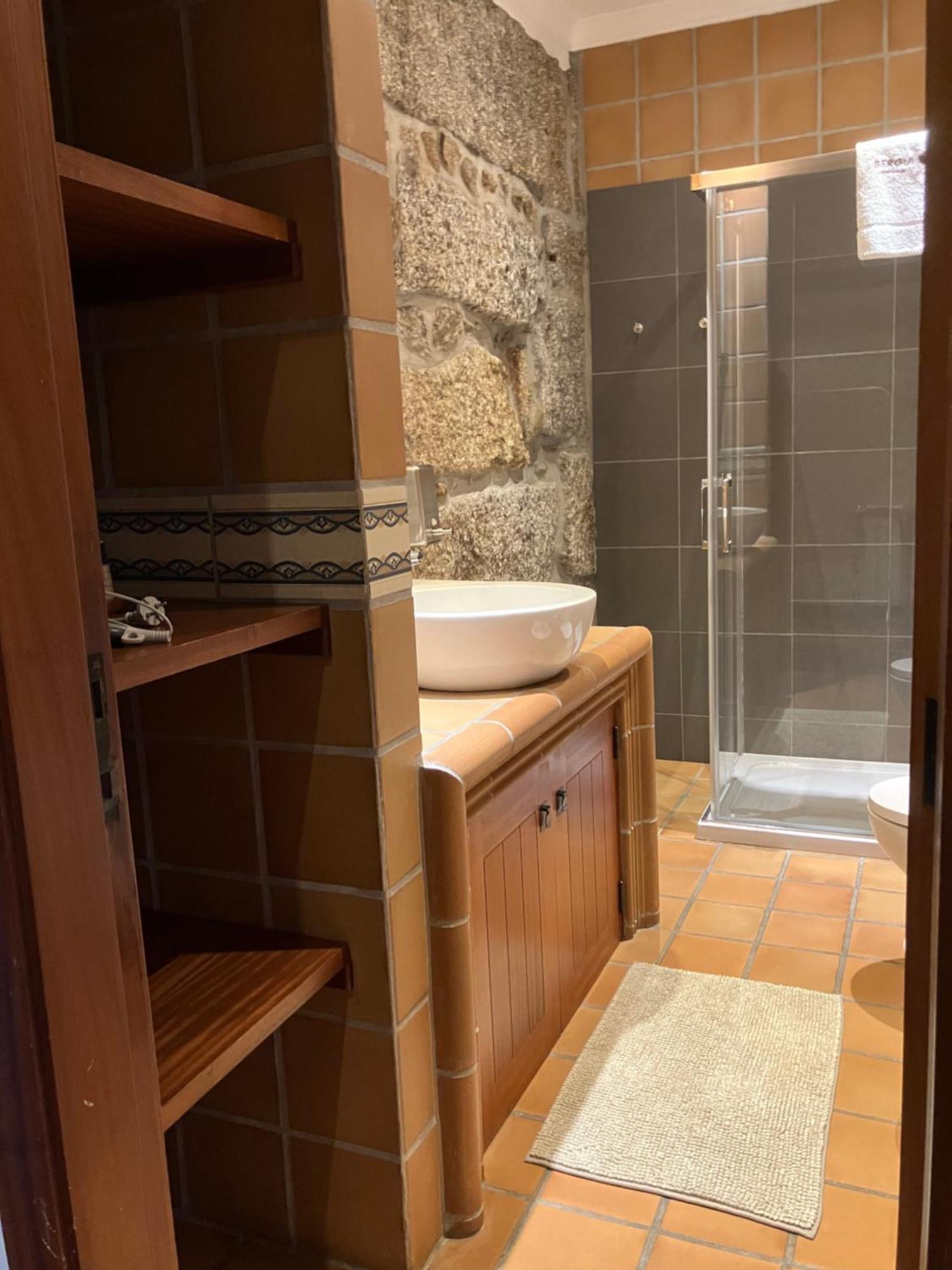 Bergui Guesthouse - Em Guimaraes Desde 2017 Экстерьер фото