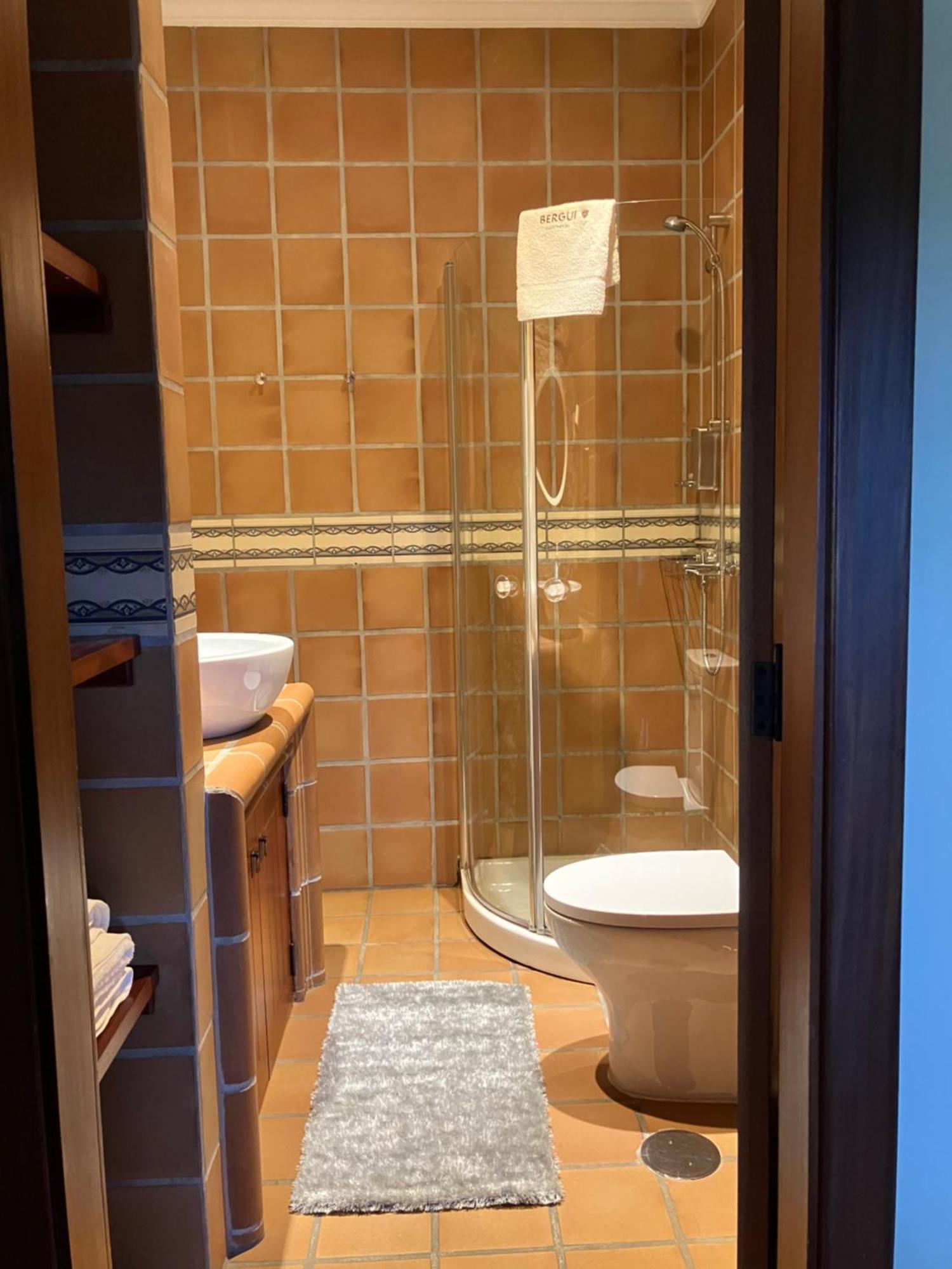 Bergui Guesthouse - Em Guimaraes Desde 2017 Экстерьер фото