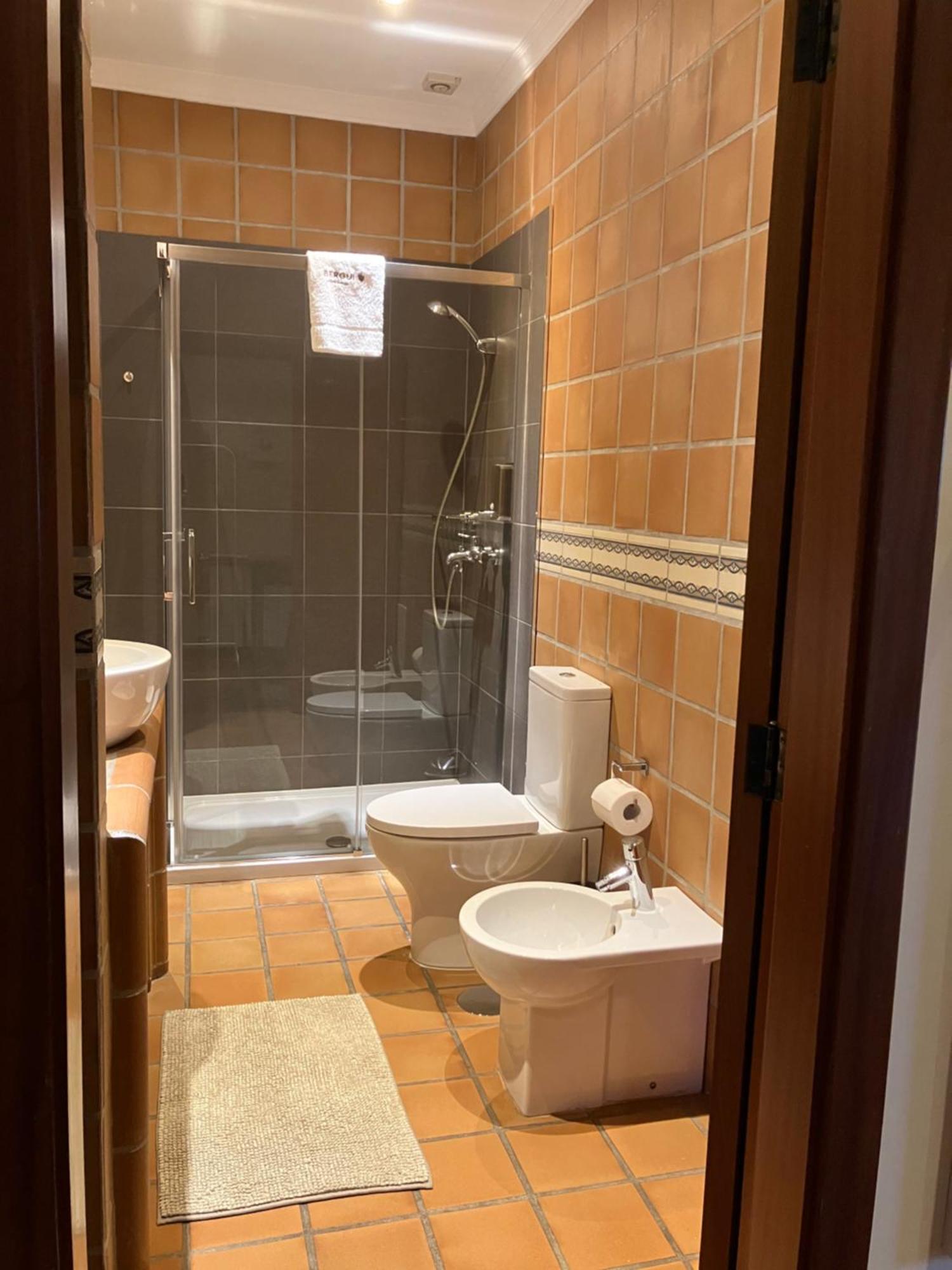 Bergui Guesthouse - Em Guimaraes Desde 2017 Экстерьер фото