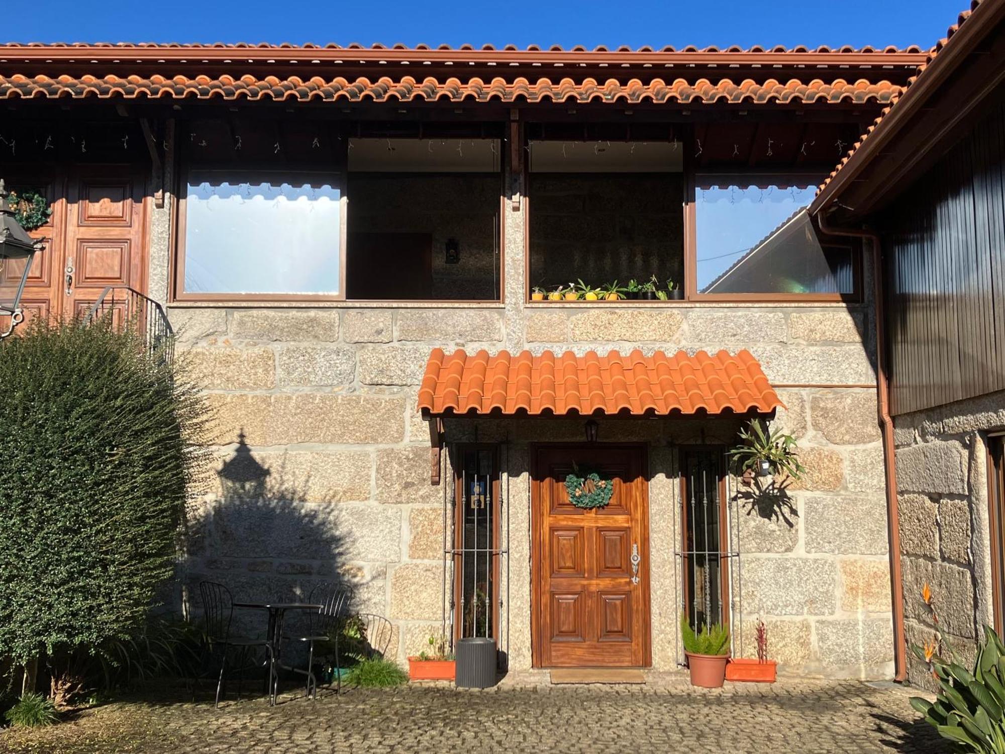 Bergui Guesthouse - Em Guimaraes Desde 2017 Экстерьер фото
