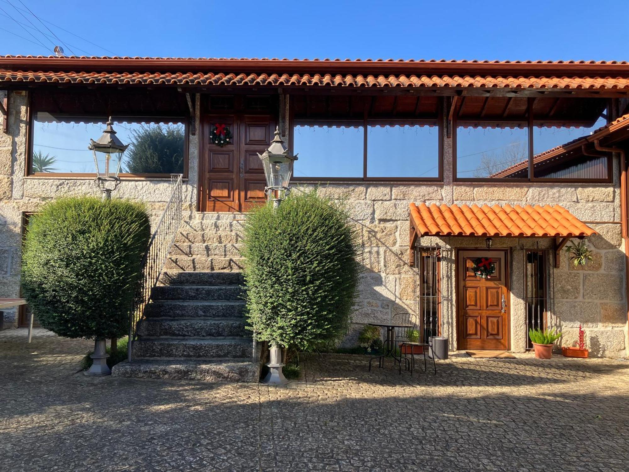 Bergui Guesthouse - Em Guimaraes Desde 2017 Экстерьер фото
