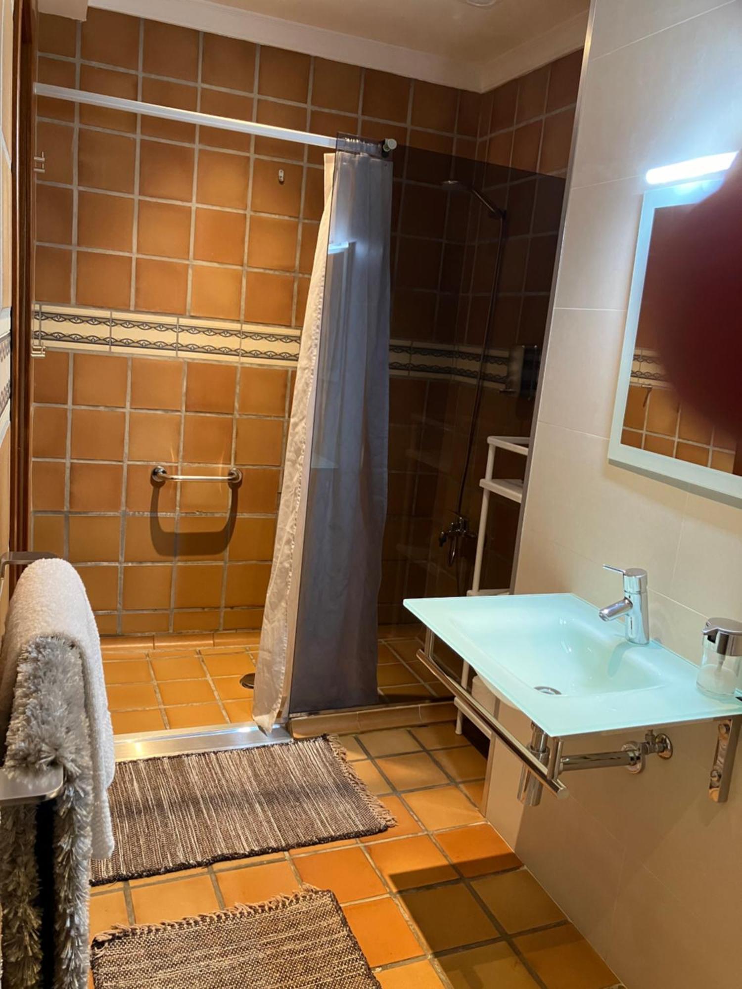 Bergui Guesthouse - Em Guimaraes Desde 2017 Экстерьер фото
